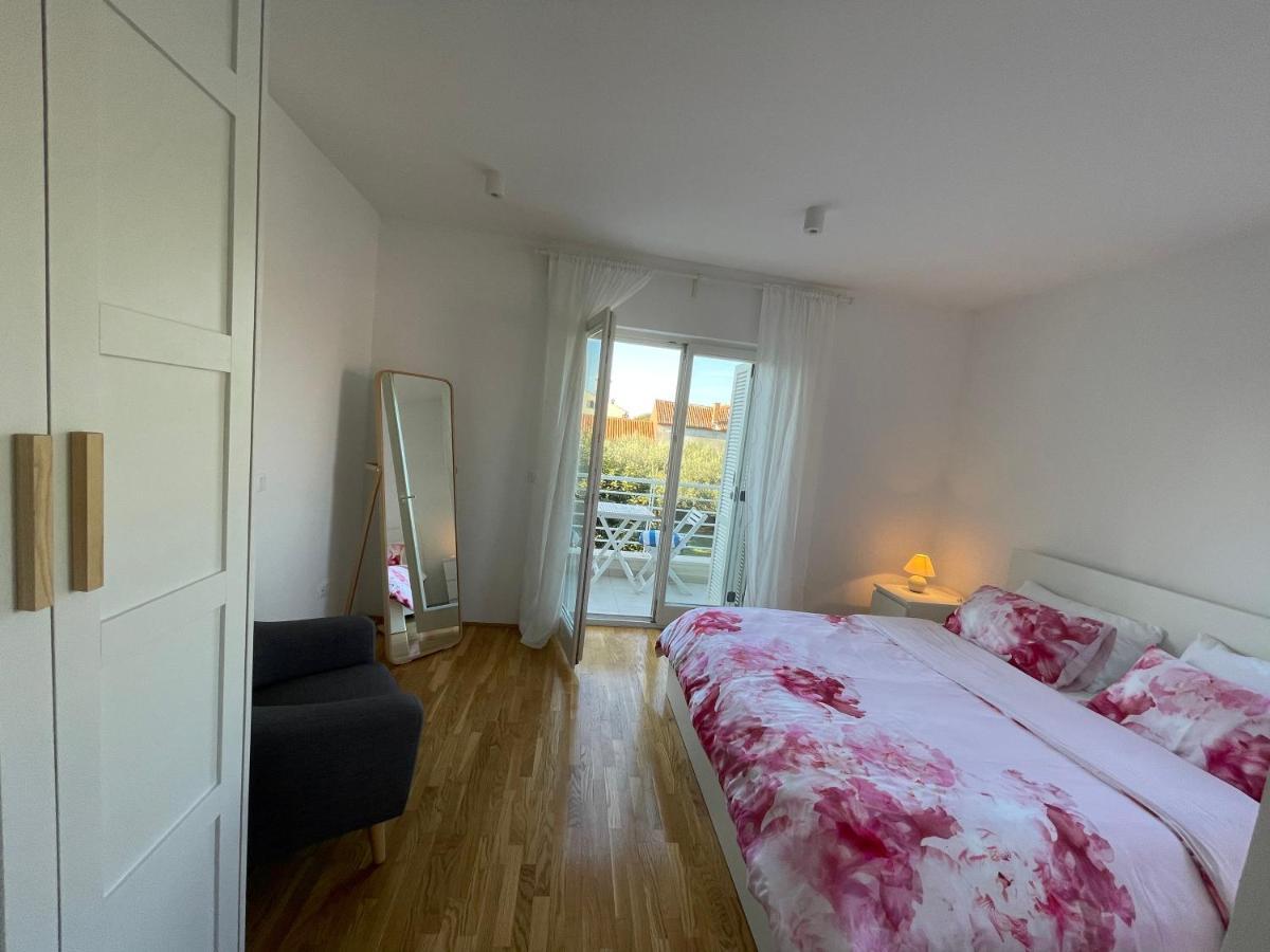 Apartments Mali Ivo Нин Екстериор снимка