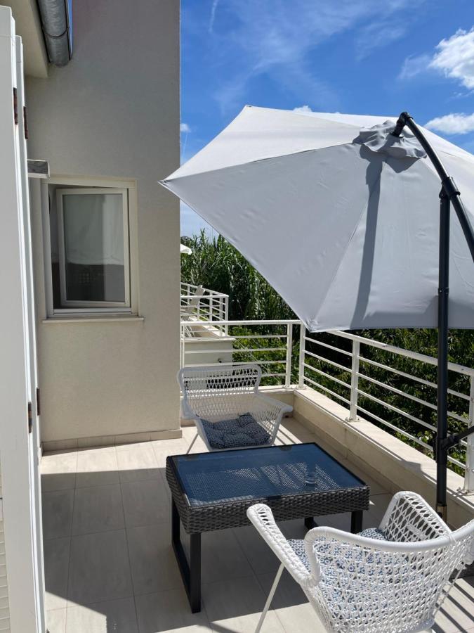 Apartments Mali Ivo Нин Екстериор снимка