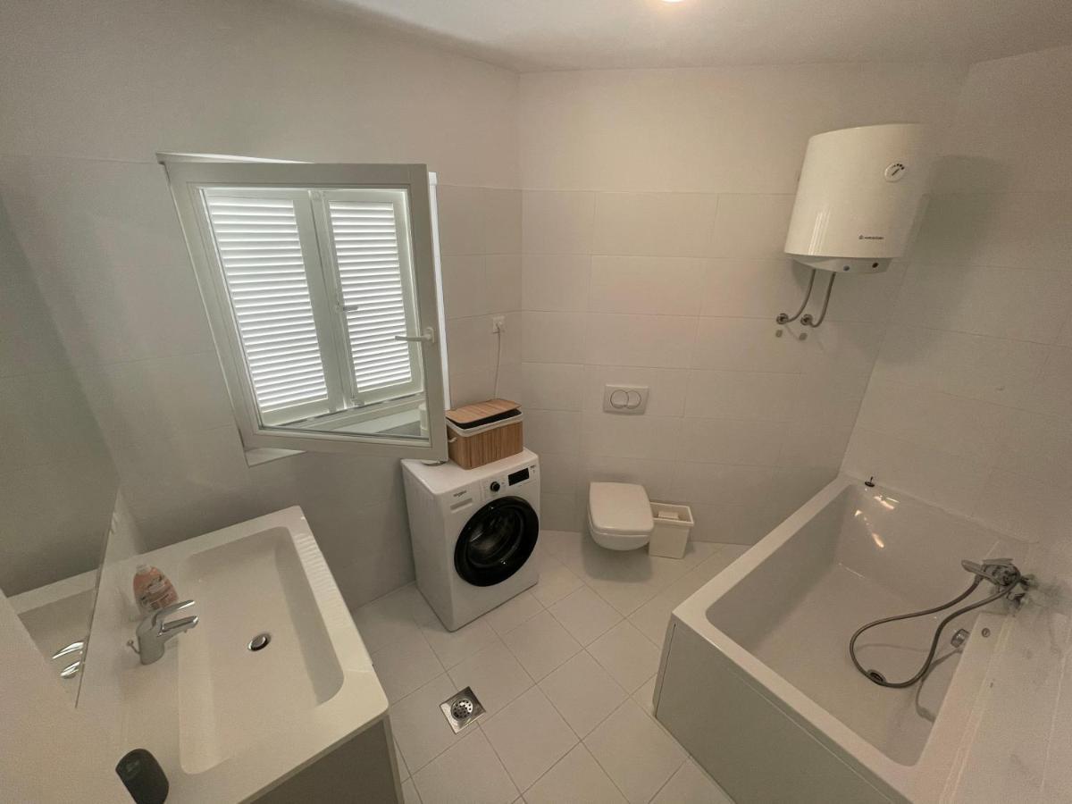 Apartments Mali Ivo Нин Екстериор снимка